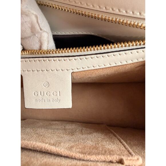 GUCCI Sylvie Embroidered Floral Shoulder Bag in White - Picture 12 of 16